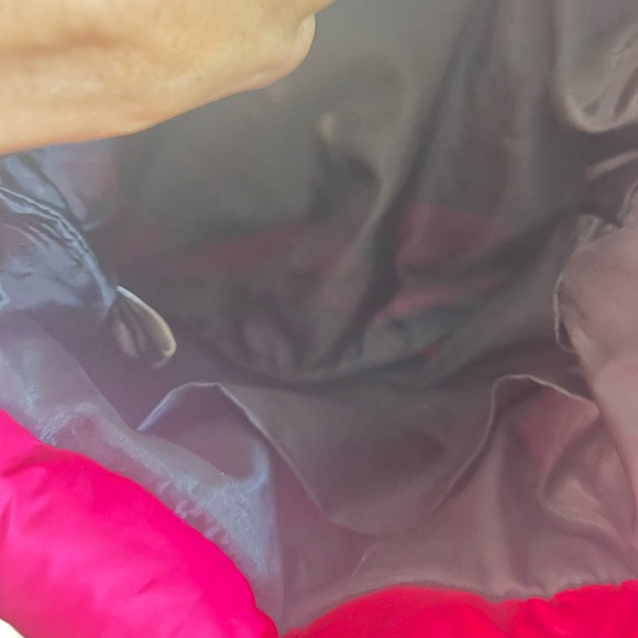 Nordstrom brand hot pink puffy nylon crossover bag purse adjustable strap nwot - Picture 4 of 6